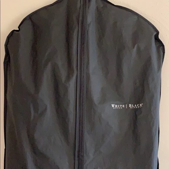 White House/Black Market - Picture 5 of 8